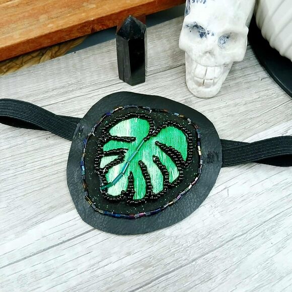 Embroidery Monstera Leaf Eye Patch, Adjustable Vision Ocular Costume Accessory - Picture 1 of 5